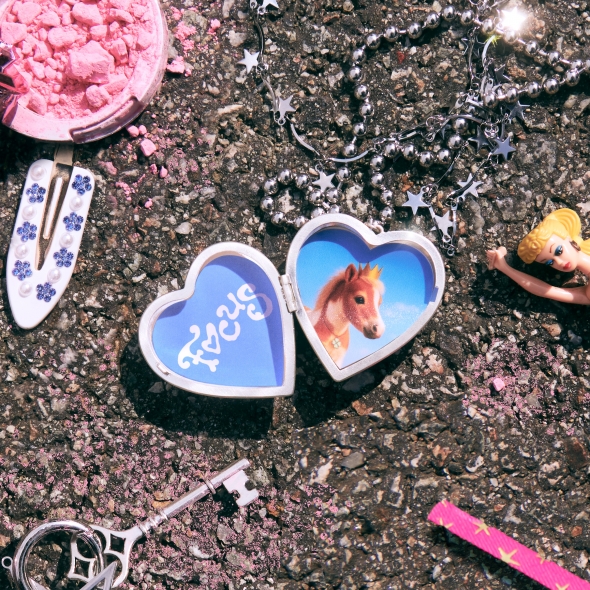 Hearts2Hearts - 미니 1집 [FOCUS] (Heart Locket Ver.)(스마트앨범) 8종 세트